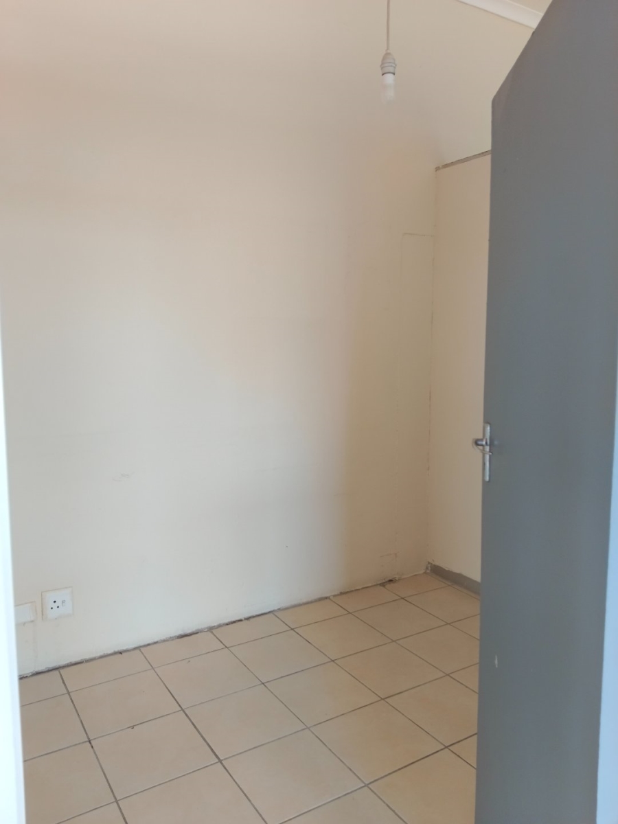 To Let commercial Property for Rent in Klipdam Western Cape